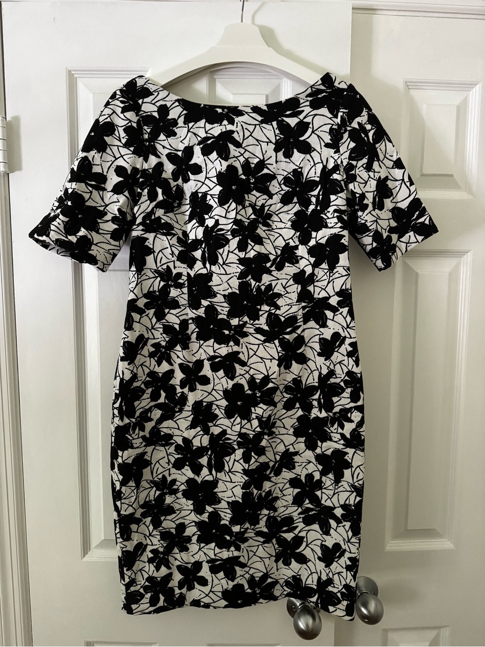 Black & White Floral Shift Dress - Calvin Klein